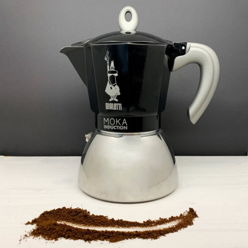 BIALETTI MOKA INDUCTION ČERNA 6 ŠÁLKU