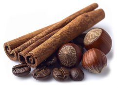 Ochucená Zrnková Káva s lískovými oříšky a skořicí 250 g